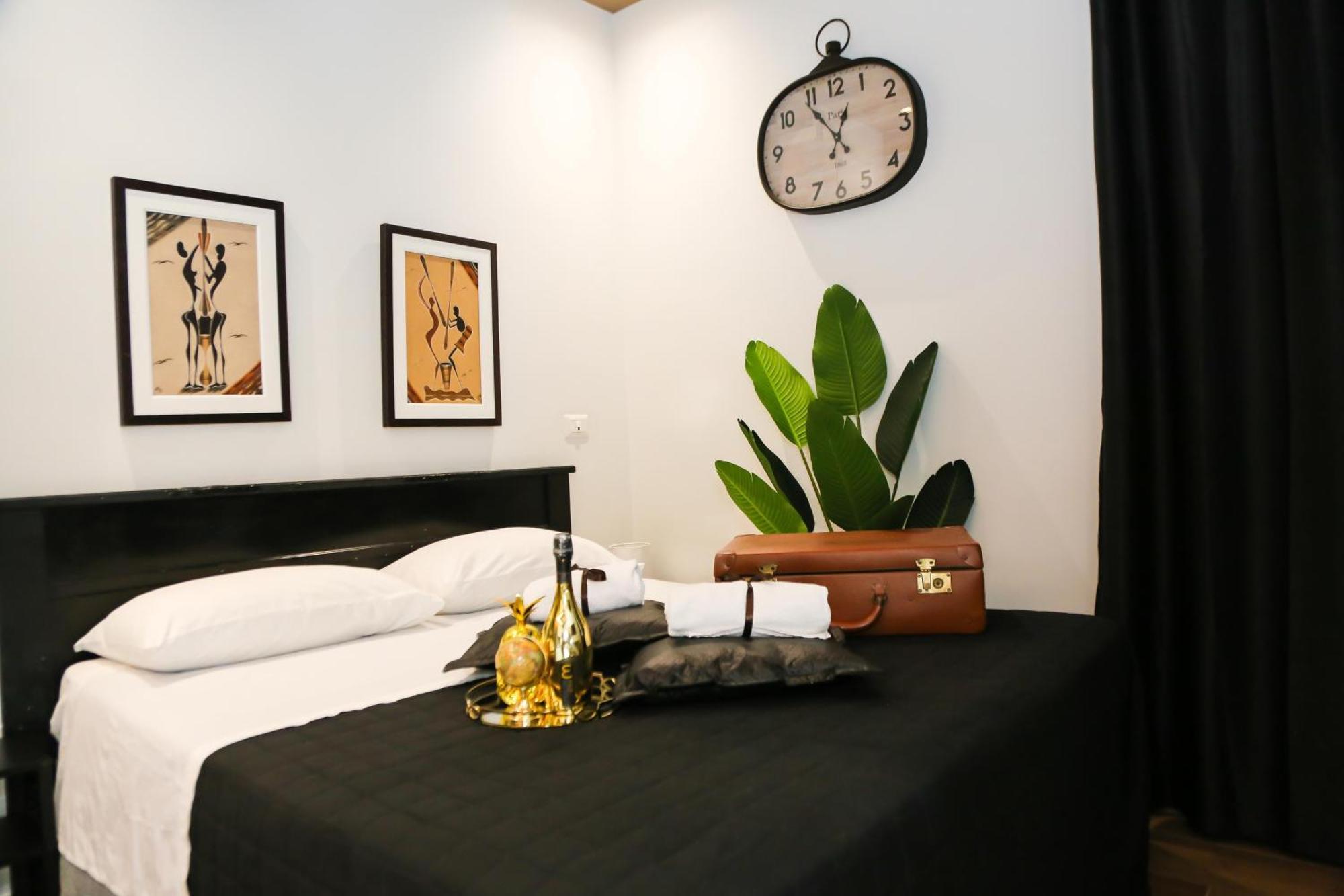 La Dimora Di Rebecca Apartment Bari Luaran gambar