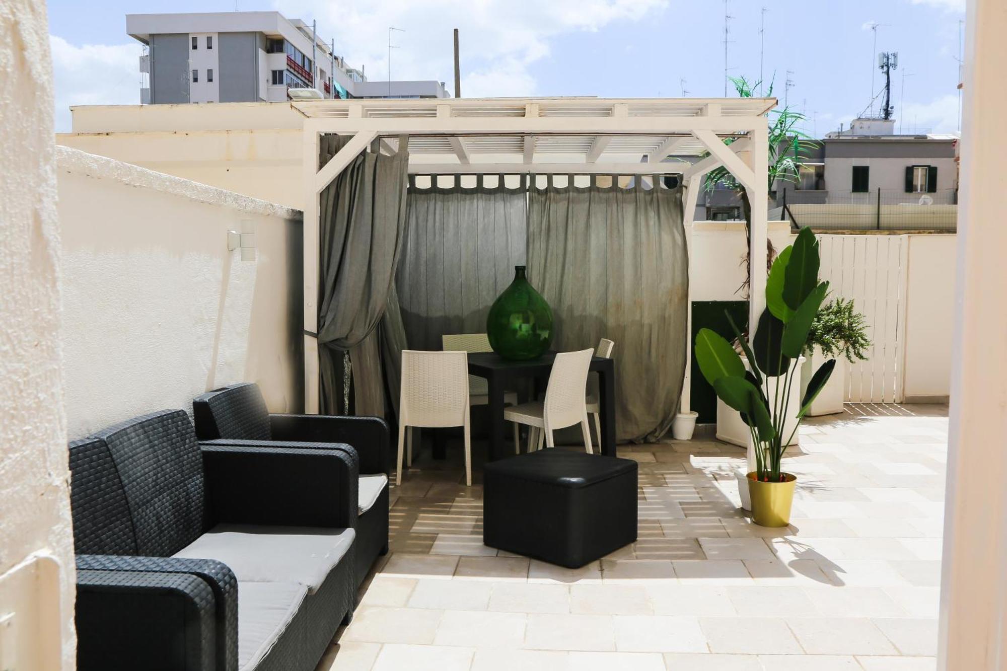 La Dimora Di Rebecca Apartment Bari Luaran gambar